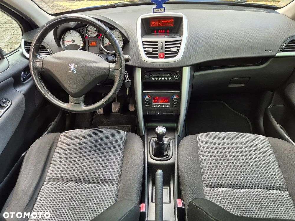 Peugeot 207 - 31