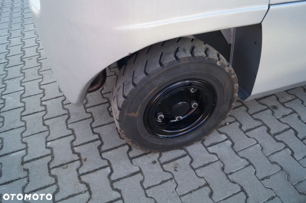 Nissan Wózek widłowy 5 tony udźwigu - 11