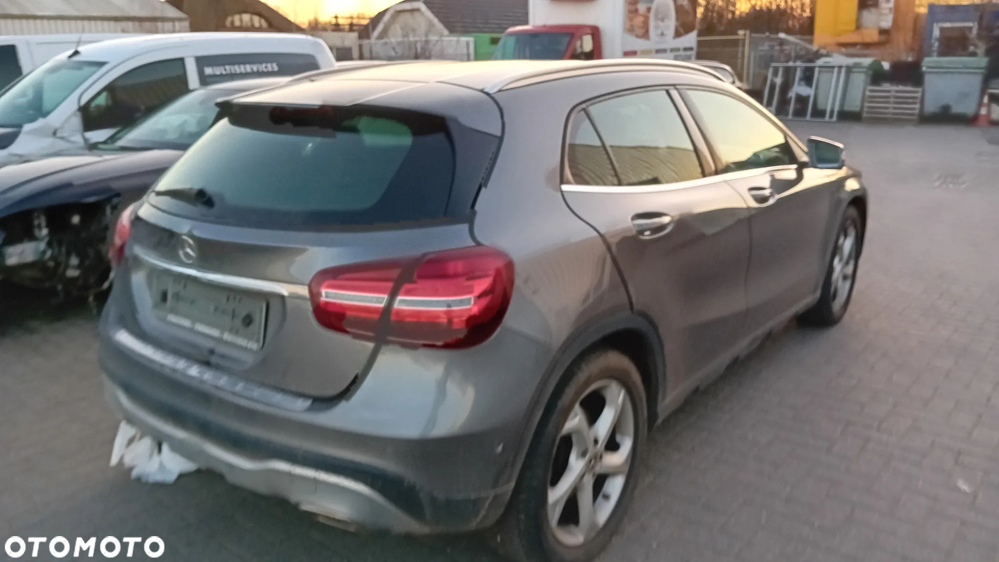 Mercedes-Benz GLA - 11