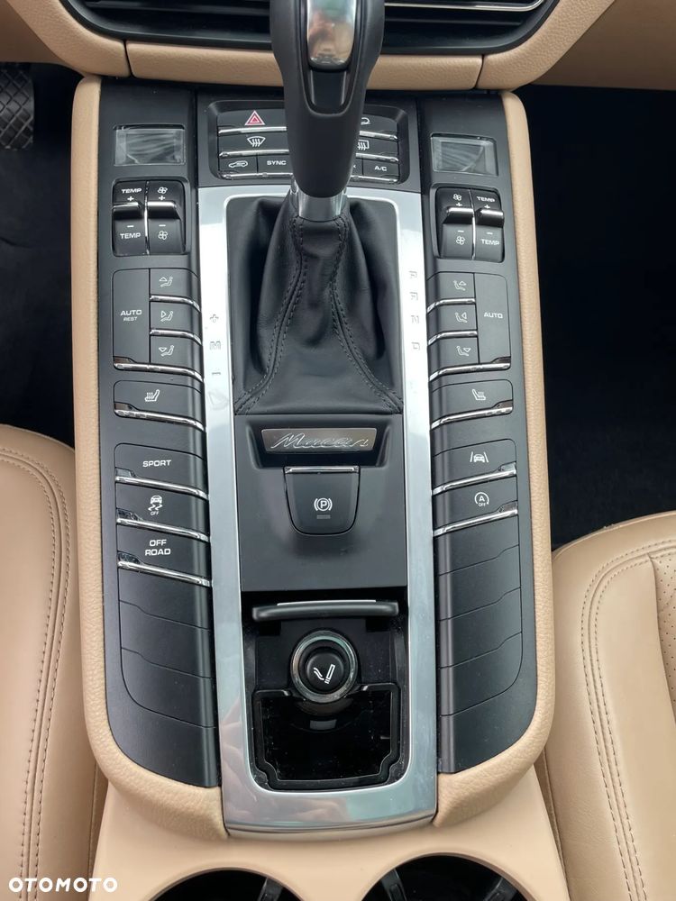 Porsche Macan Standard - 16