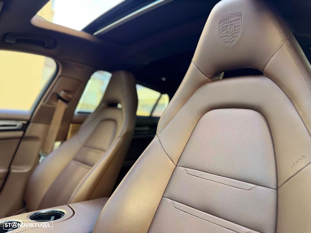 Porsche Panamera 4 E-Hybrid Platinum Edition - 11