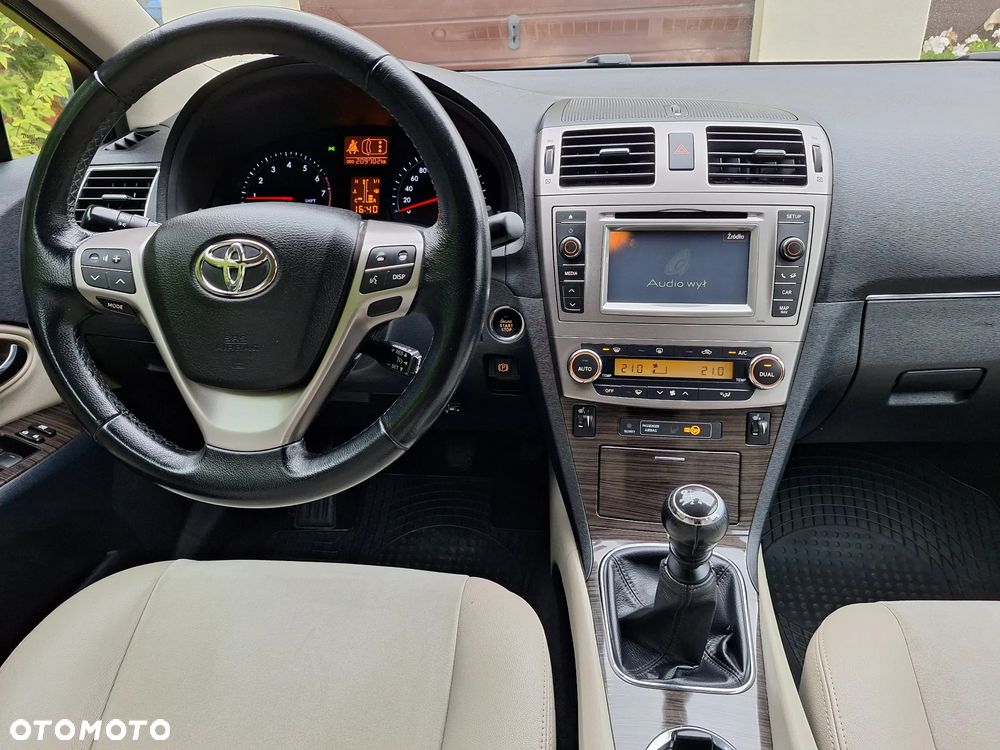 Toyota Avensis 2.0 Prestige NAVI - 23