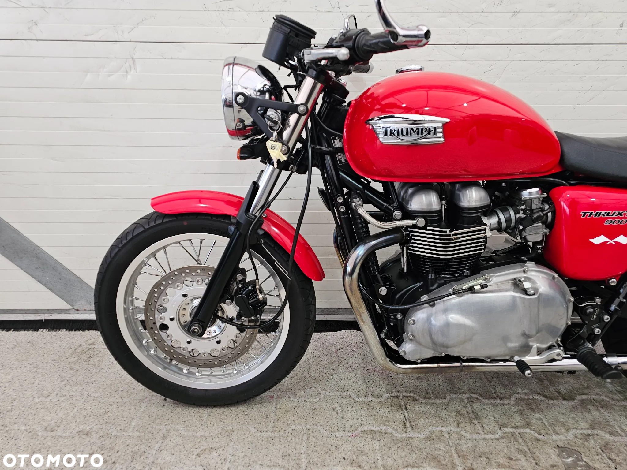 Triumph Thruxton - 7