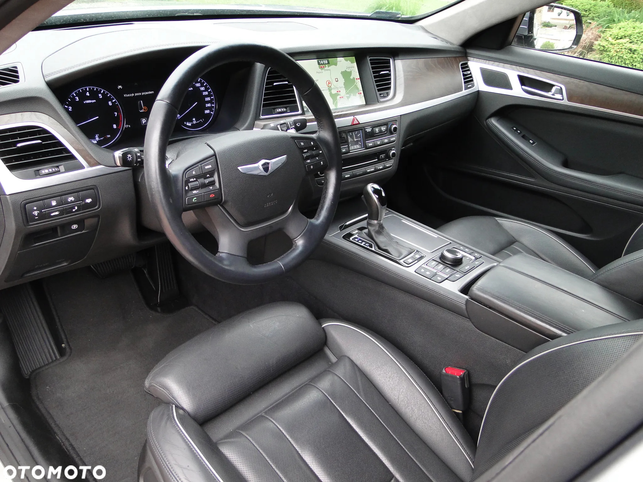 Hyundai Genesis 3.8 V6 GDI - 19
