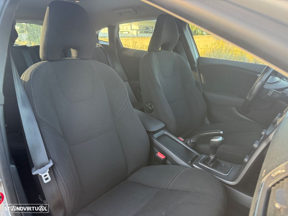 Volvo V40 2.0 D2 Kinetic - 9