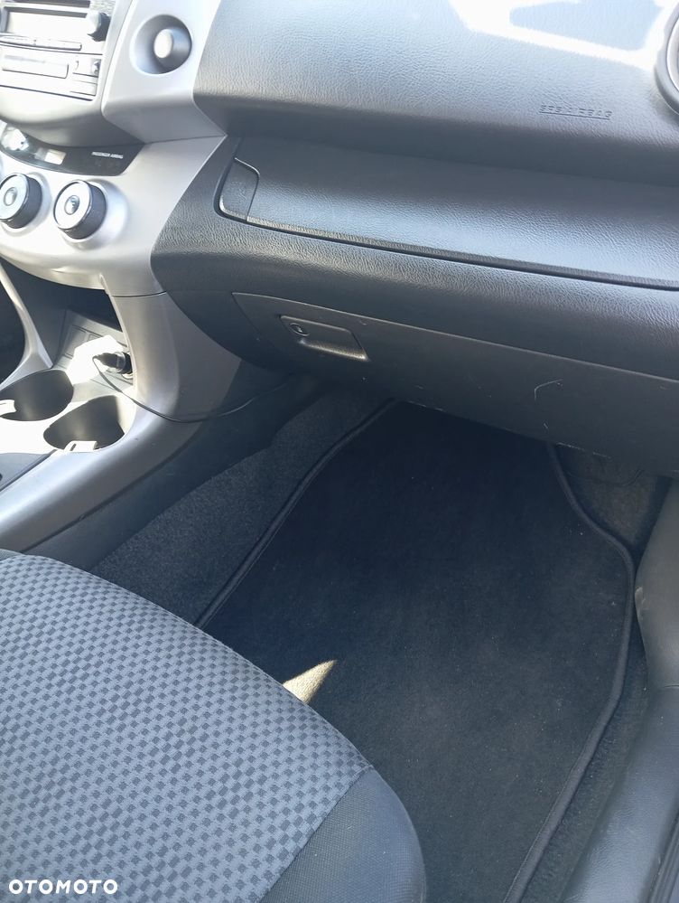 Toyota RAV4 2.0 VVT-i Luna - 18