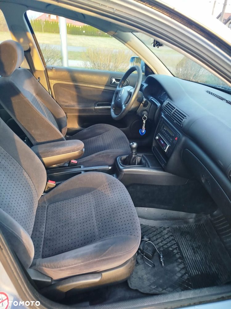 Volkswagen Passat 1.8 - 21