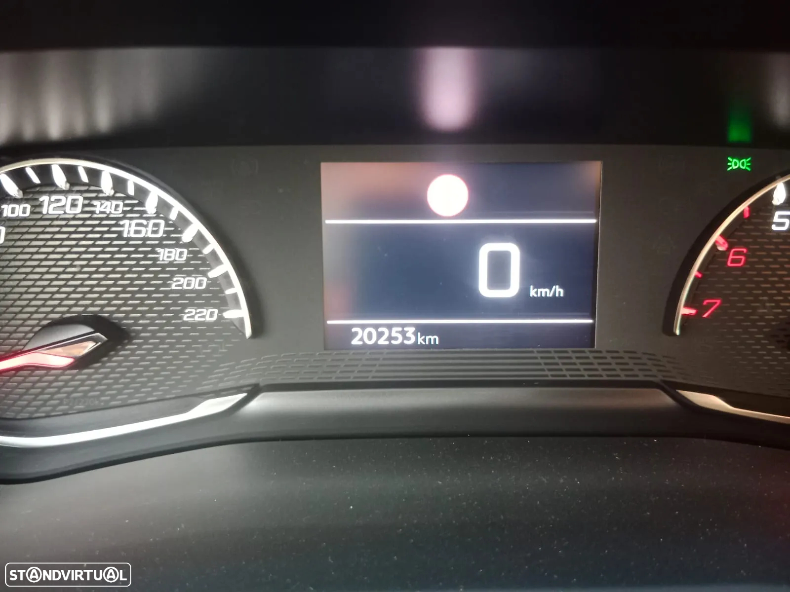 Peugeot 208 - 6
