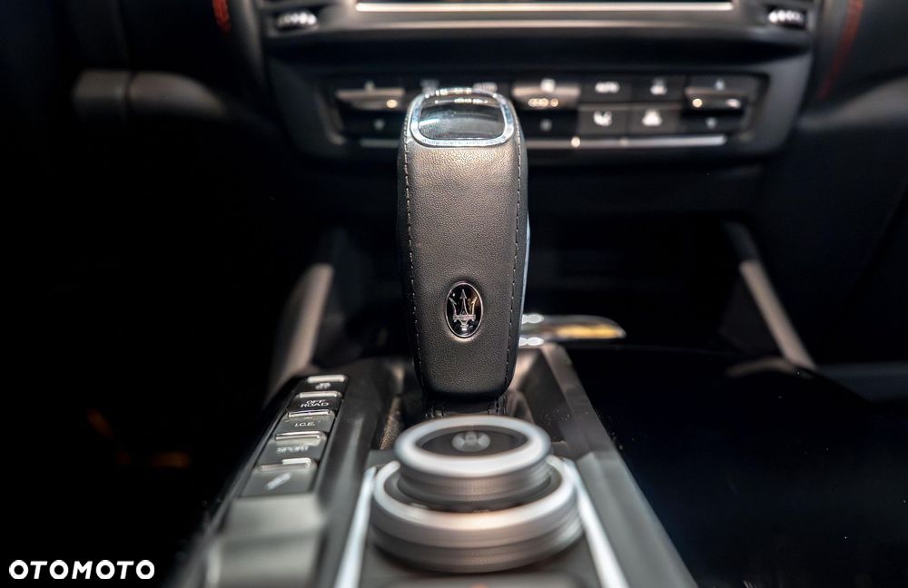 Maserati Levante - 10