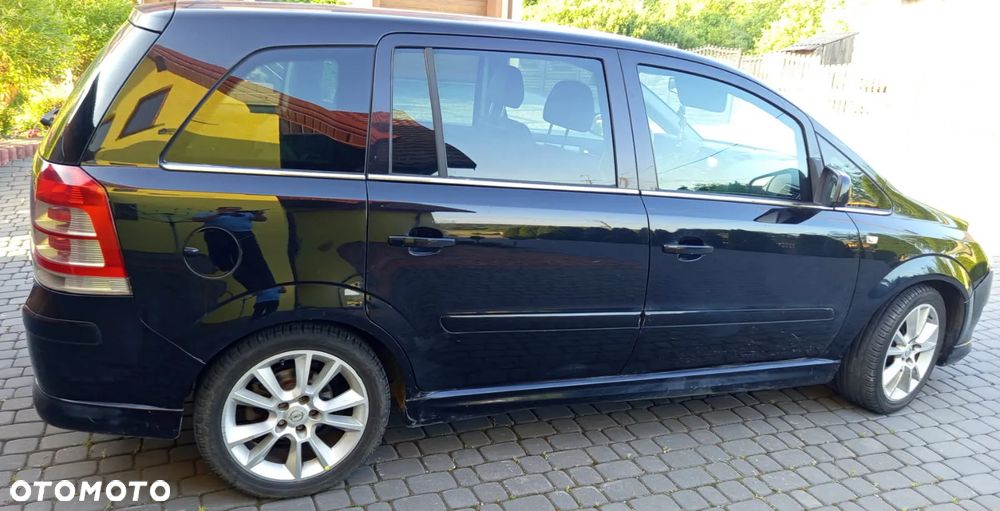 Opel Zafira 1.9 CDTI Cosmo - 3