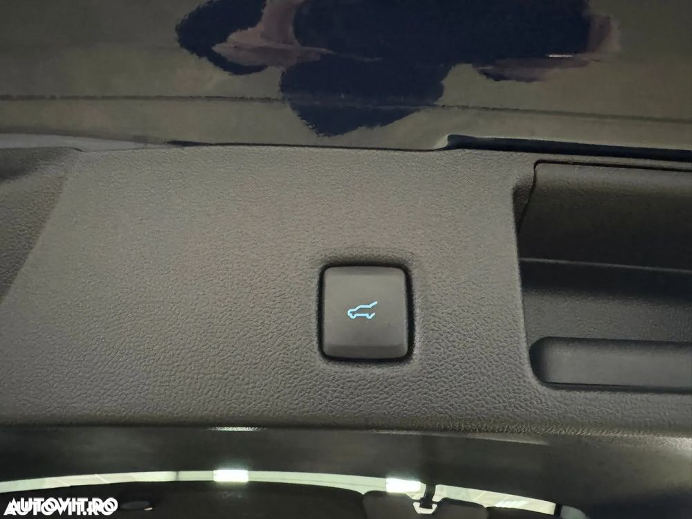 Ford Kuga 2.5 Duratec FHEV ST-LINE X - 13