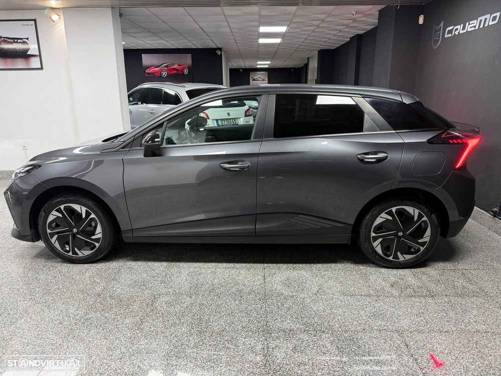 MG MG4 64 kWh Luxury - 2