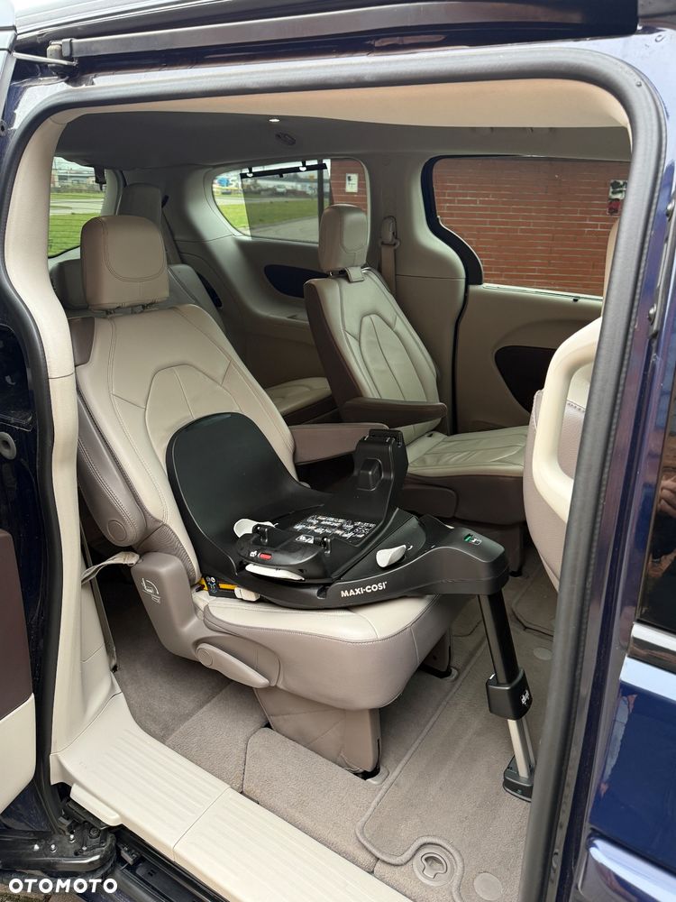 Chrysler Pacifica - 27