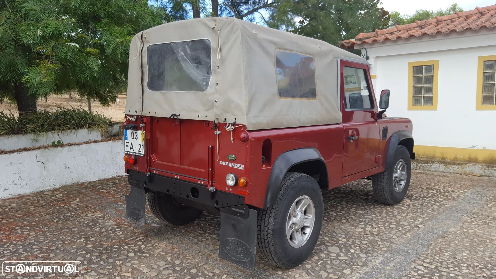 Land Rover Defender 90 SW 2.4 CRD S - 1