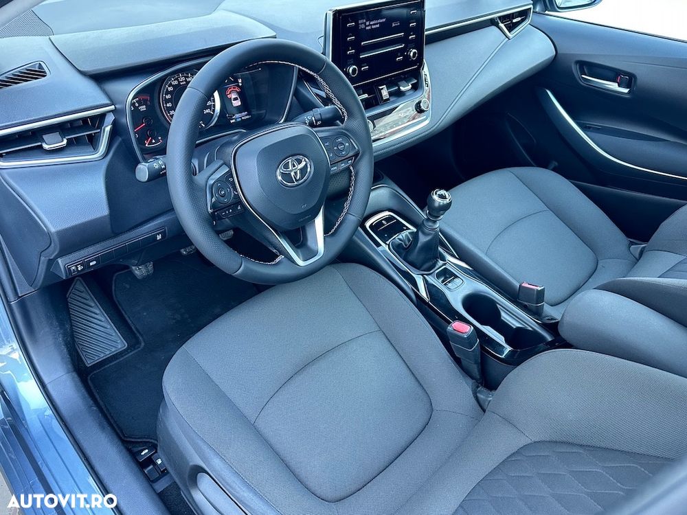 Toyota Corolla Sedan 1.6 Business - 12