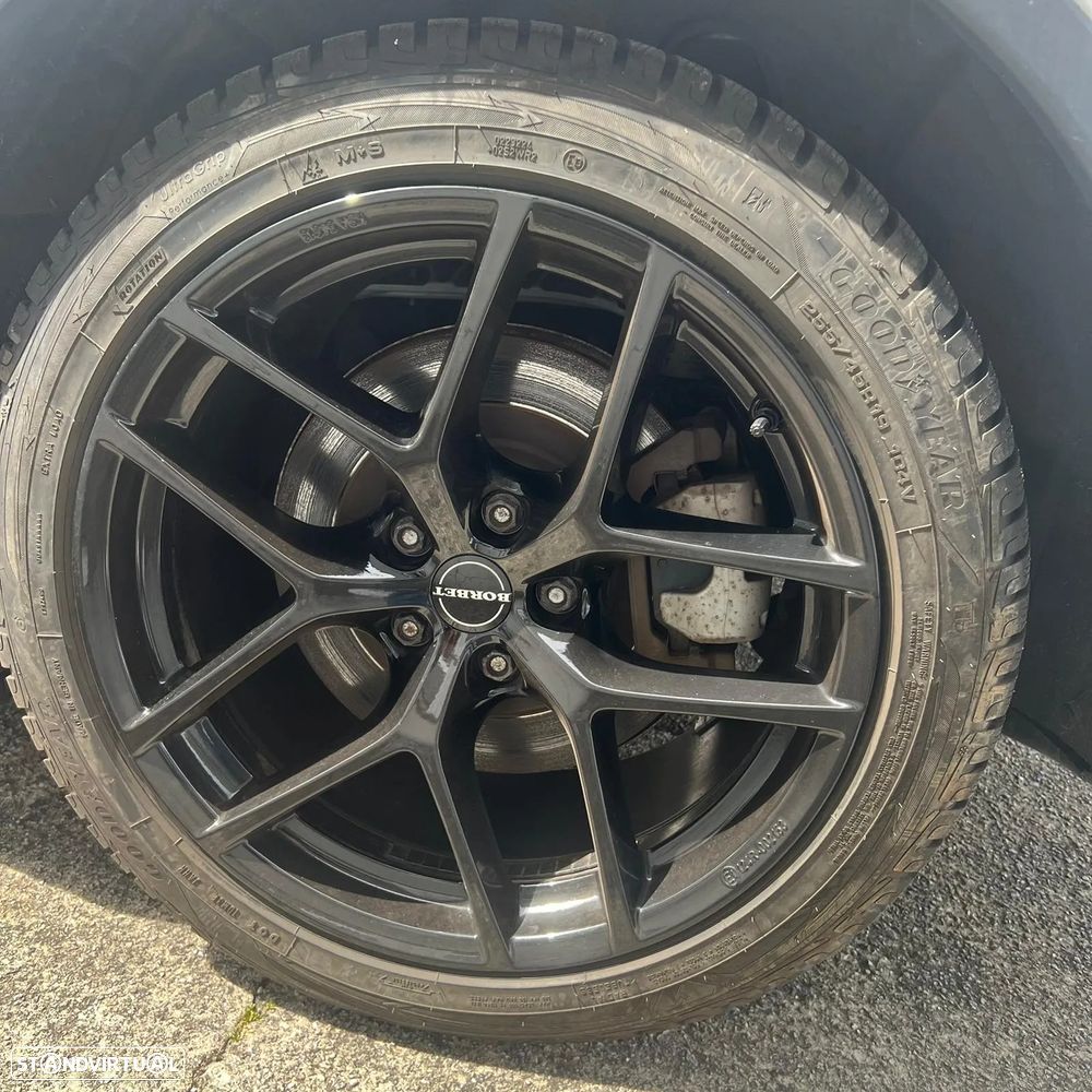 Tesla Model Y Long Range Dual Motor AWD - 26