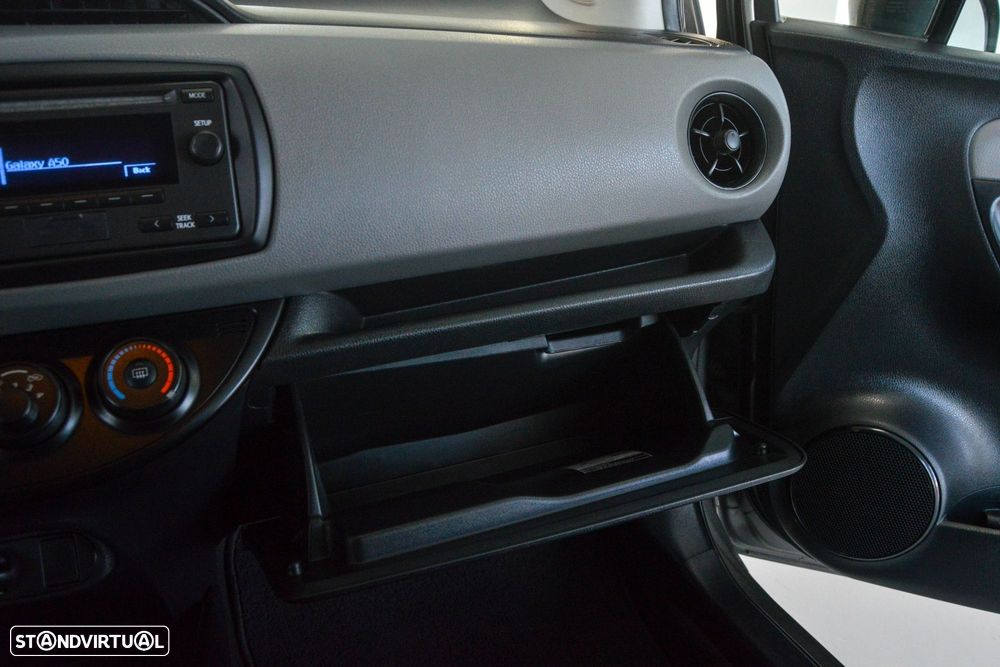 Toyota Yaris 1.4 D-4D ACtive - 42