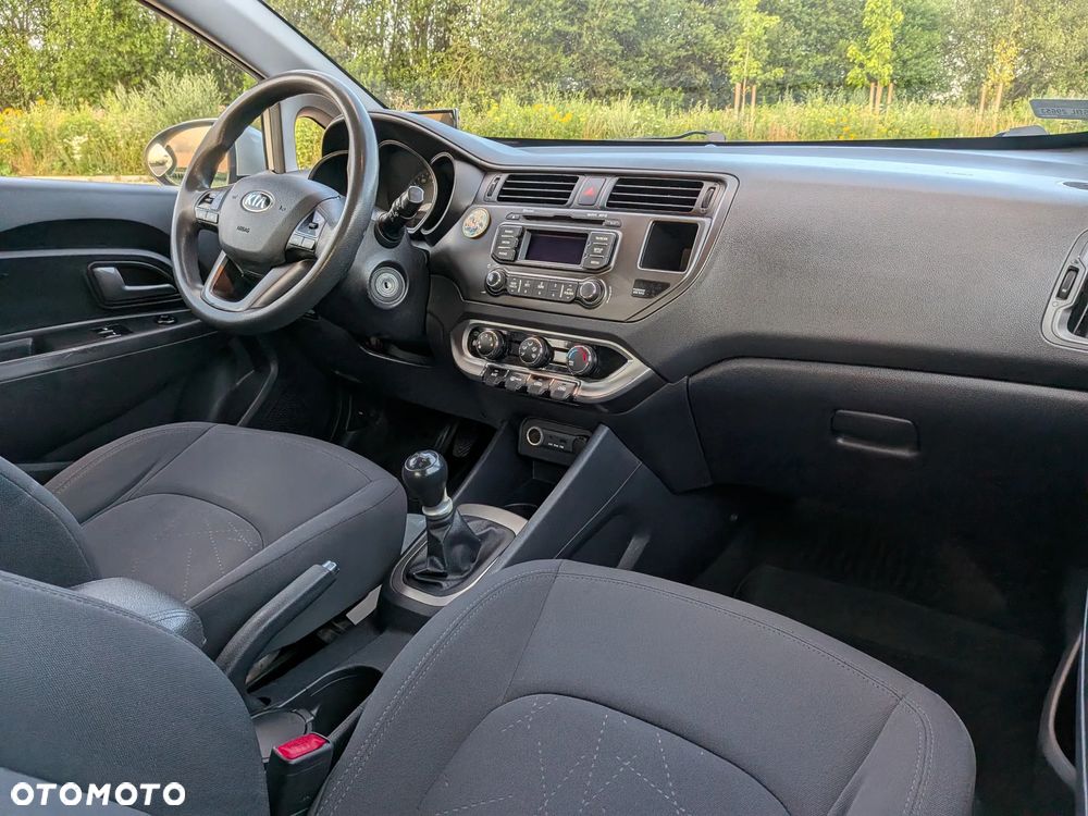 Kia Rio 1.2 L - 7