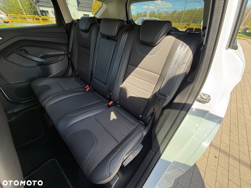 Ford Kuga 1.6 EcoBoost 2x4 Titanium - 23