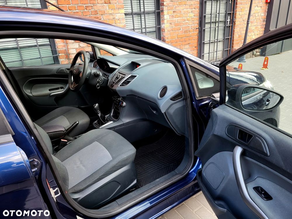 Ford Fiesta - 28