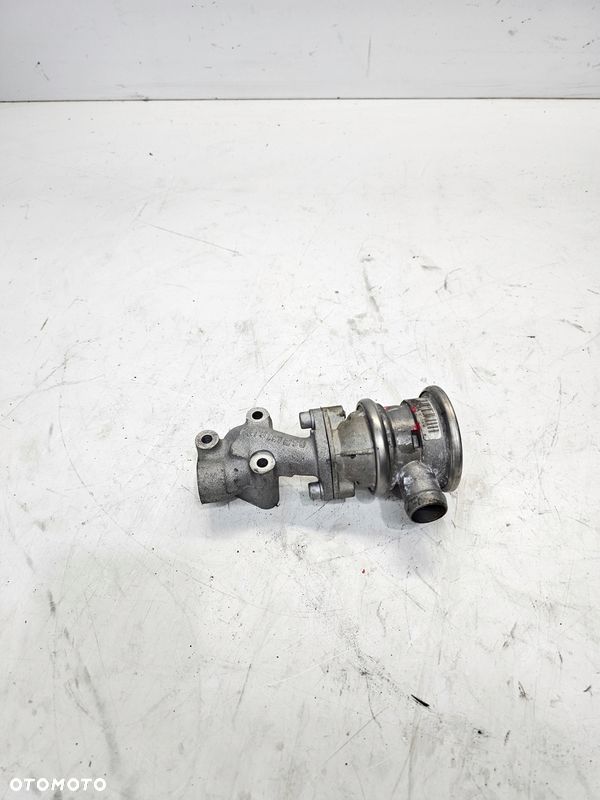 ZAWÓR EGR AUDI A4 B6 B7 2.0 ALT 06B131817J - 2