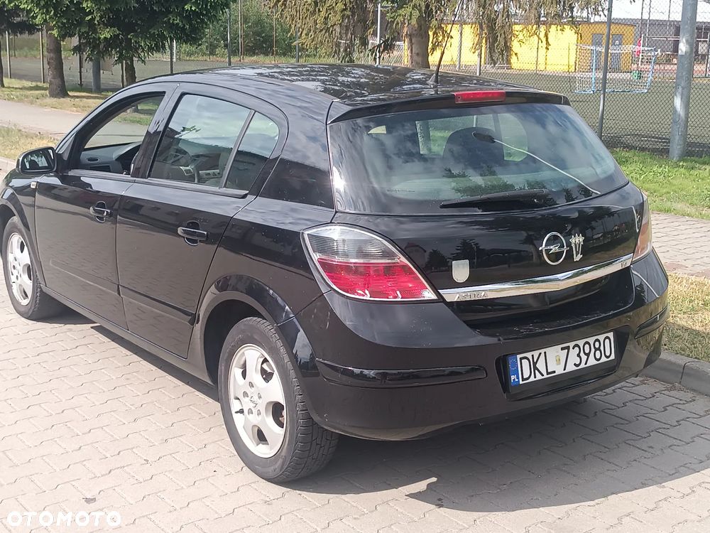 Opel Astra 1.6 Njoy - 8