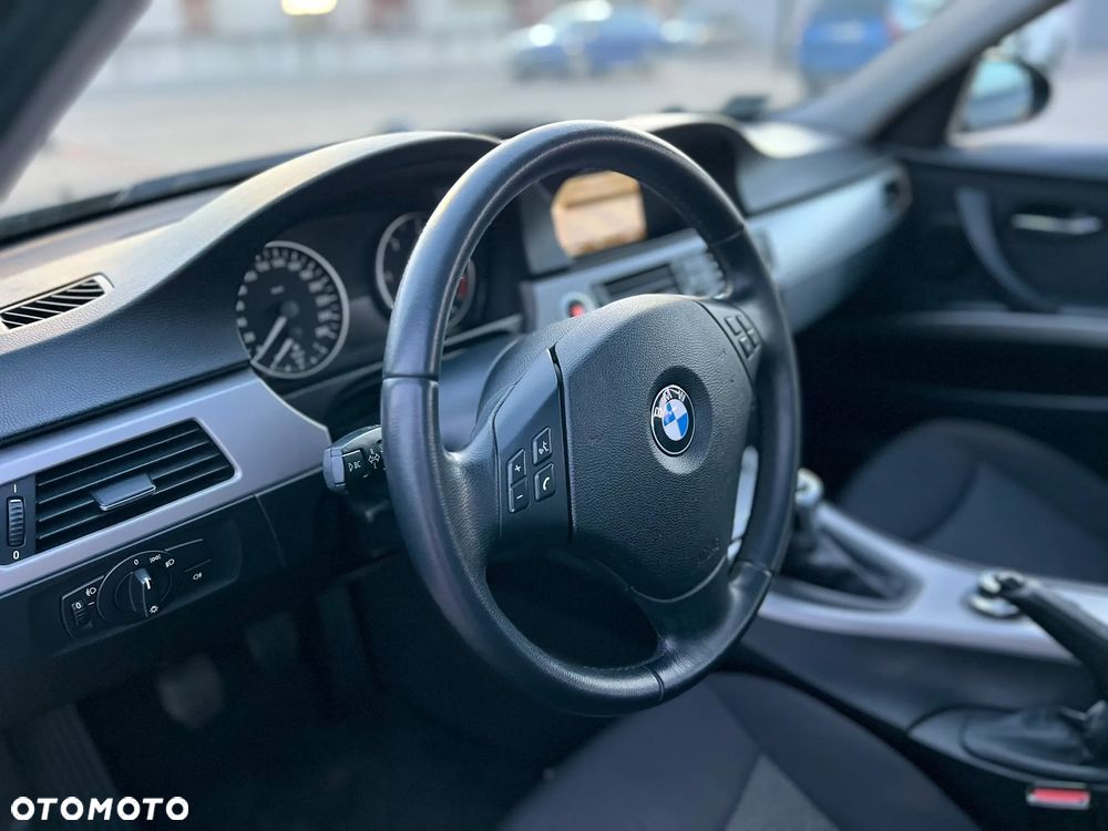 BMW Seria 3 - 10