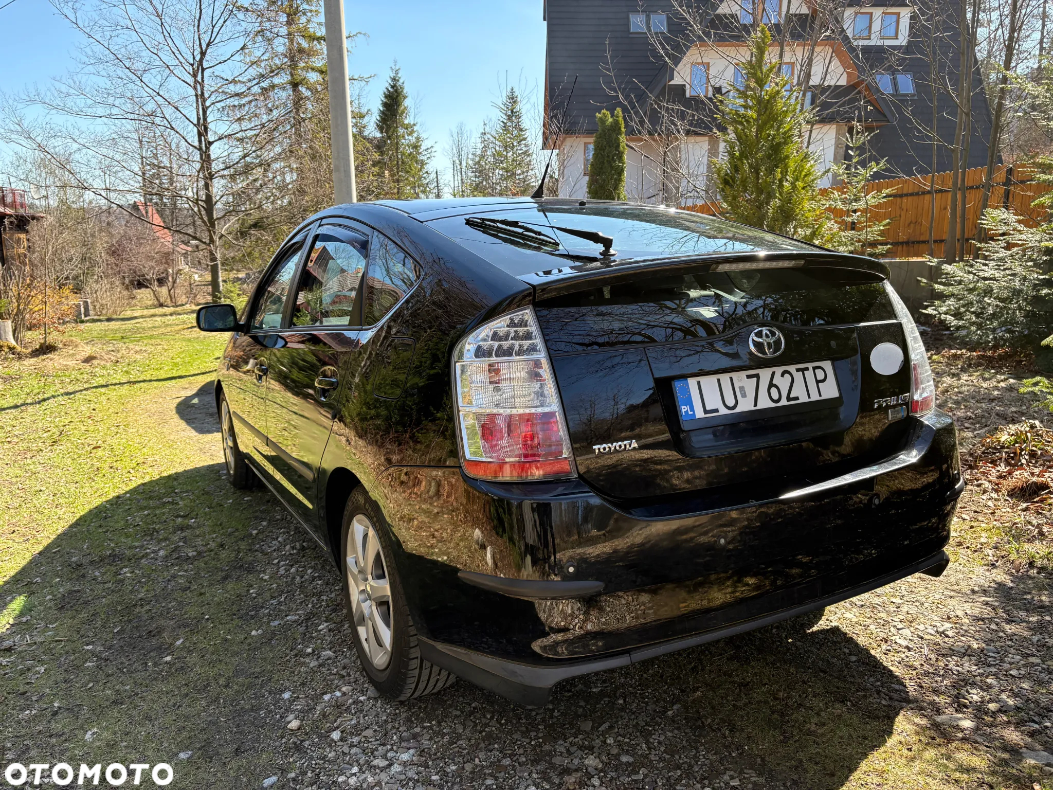 Toyota Prius (Hybrid) Executive - 3