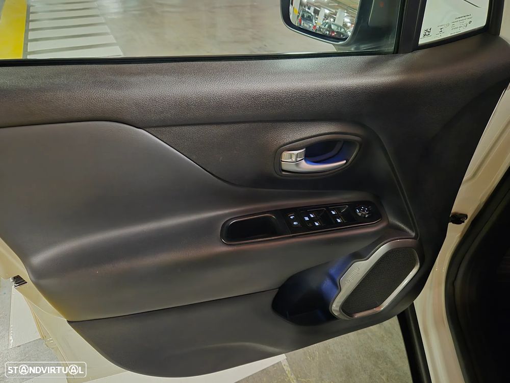 Jeep Renegade 1.6 MJD Sport - 32