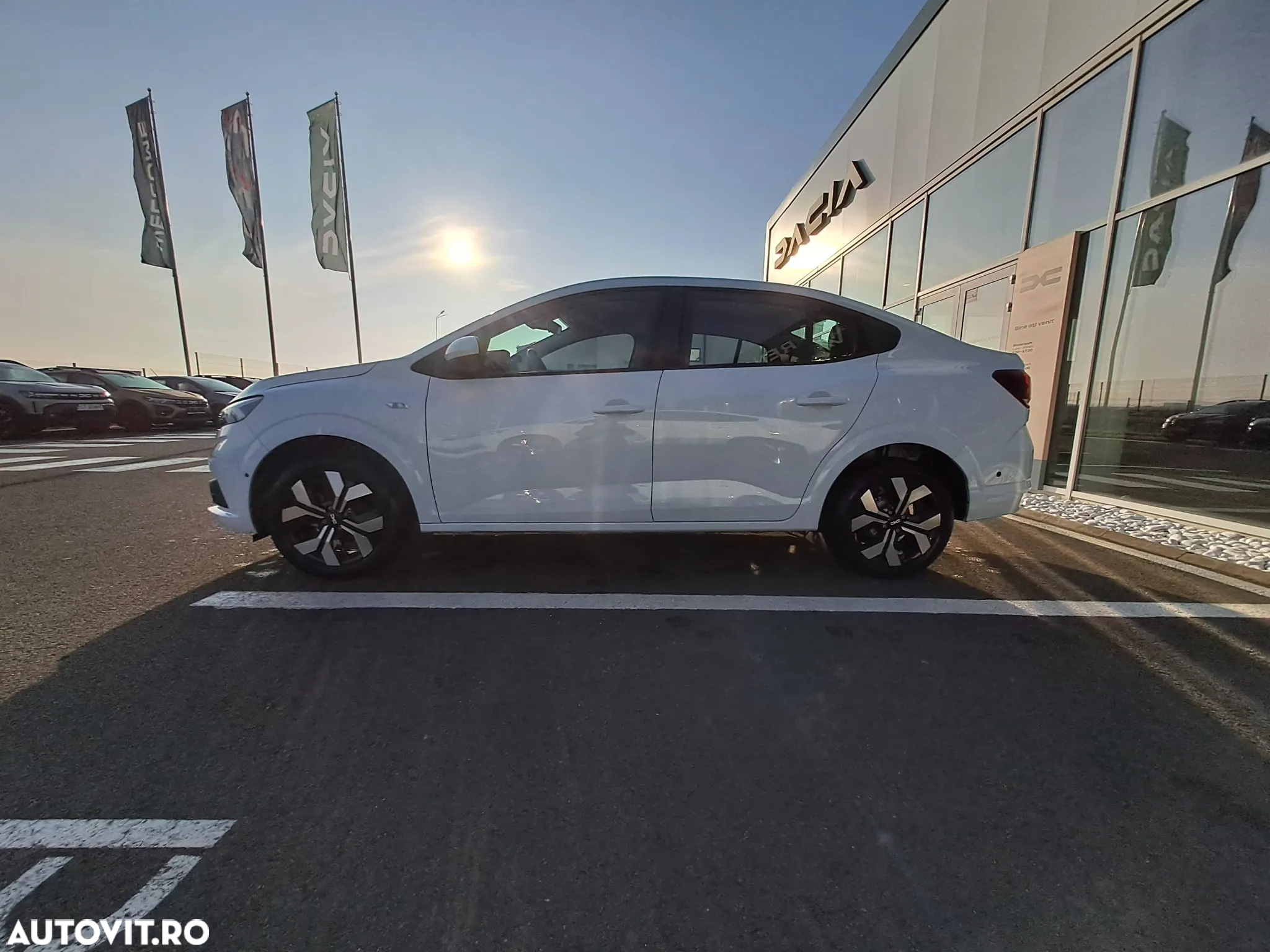 Dacia Logan TCe 90 MT6 Journey - 3