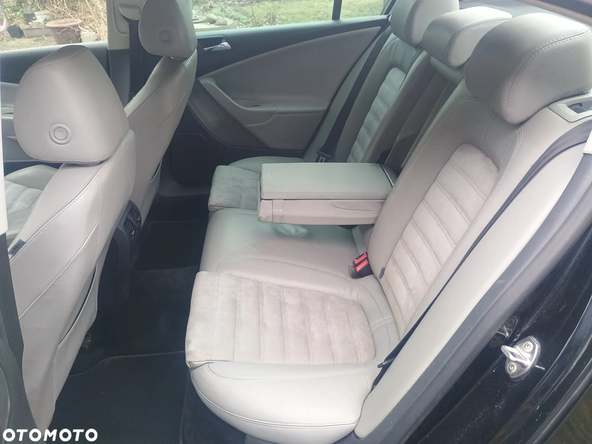 Volkswagen Passat 3.2 V6 FSI 4Mot Comfortline DSG - 32