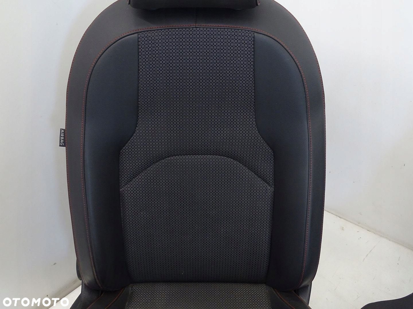 KPL FOTELE KANAPA TAPICERKA PÓŁSKÓRA  BOCZKI SEAT LEON III 5F 5 DRZWI FR - 6