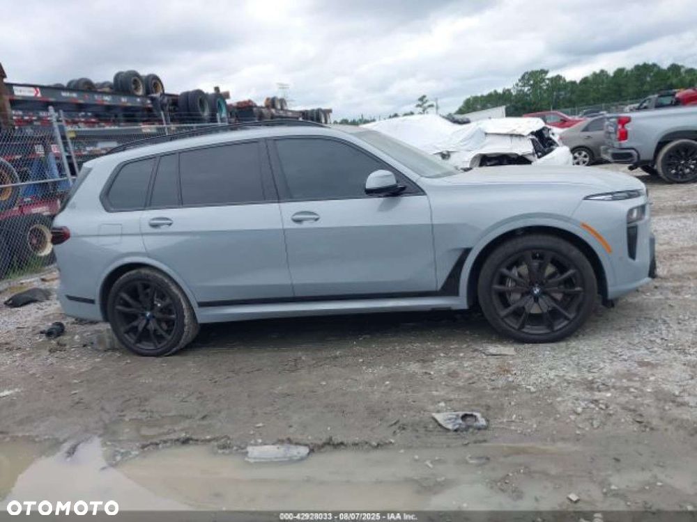 BMW X7 - 7