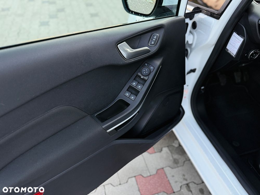 Ford Fiesta 1.0 EcoBoost Hybrid S&S TITANIUM - 16