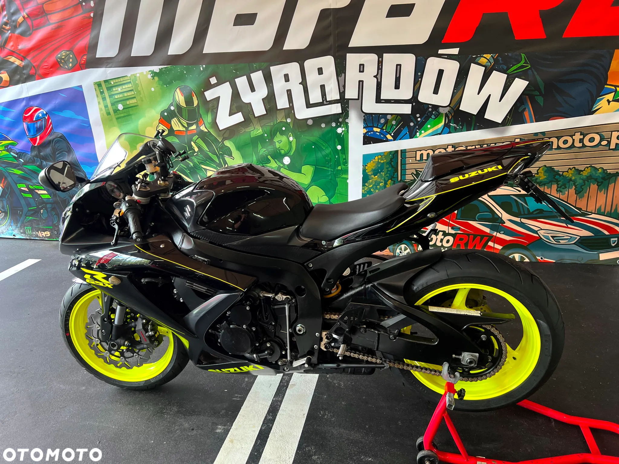 Suzuki GSX-R - 23