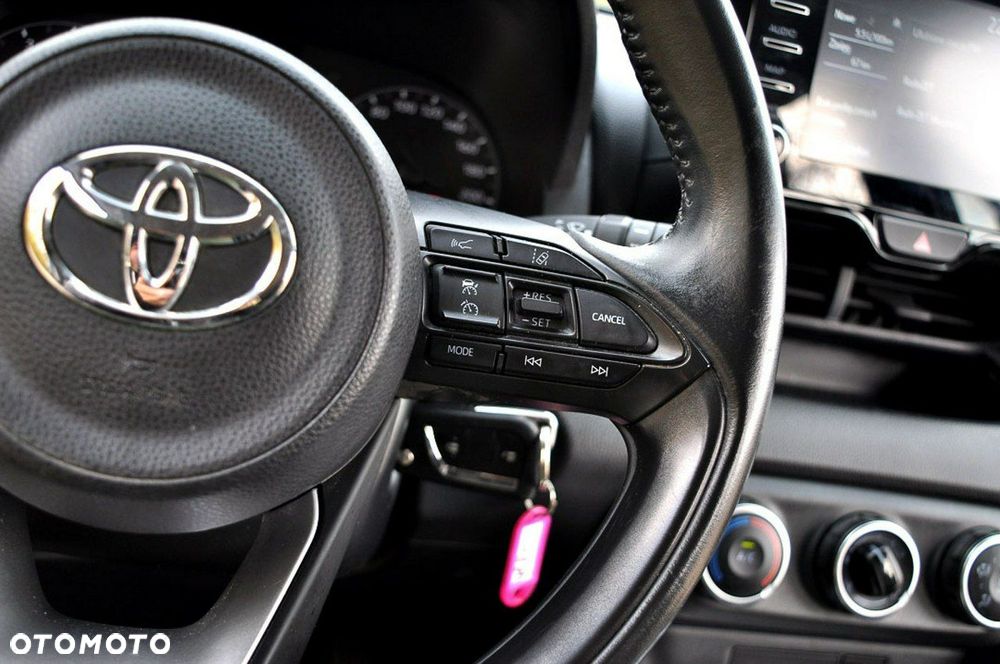 Toyota Yaris - 16
