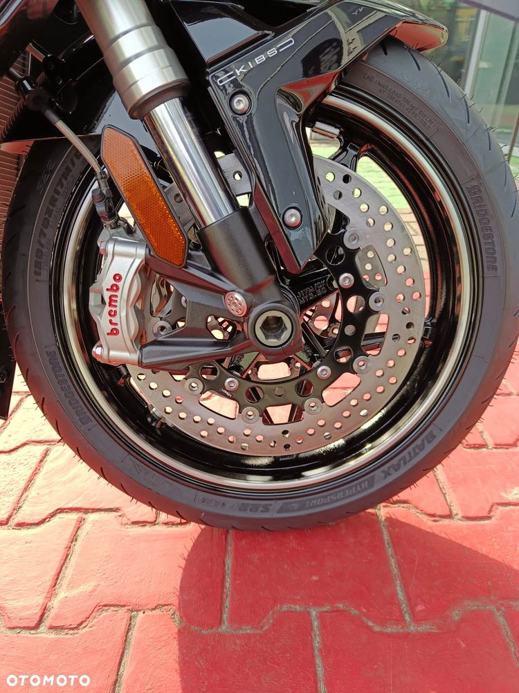 Kawasaki H2 - 22
