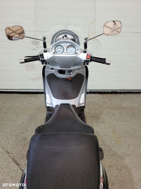 Piaggio Beverly - 33