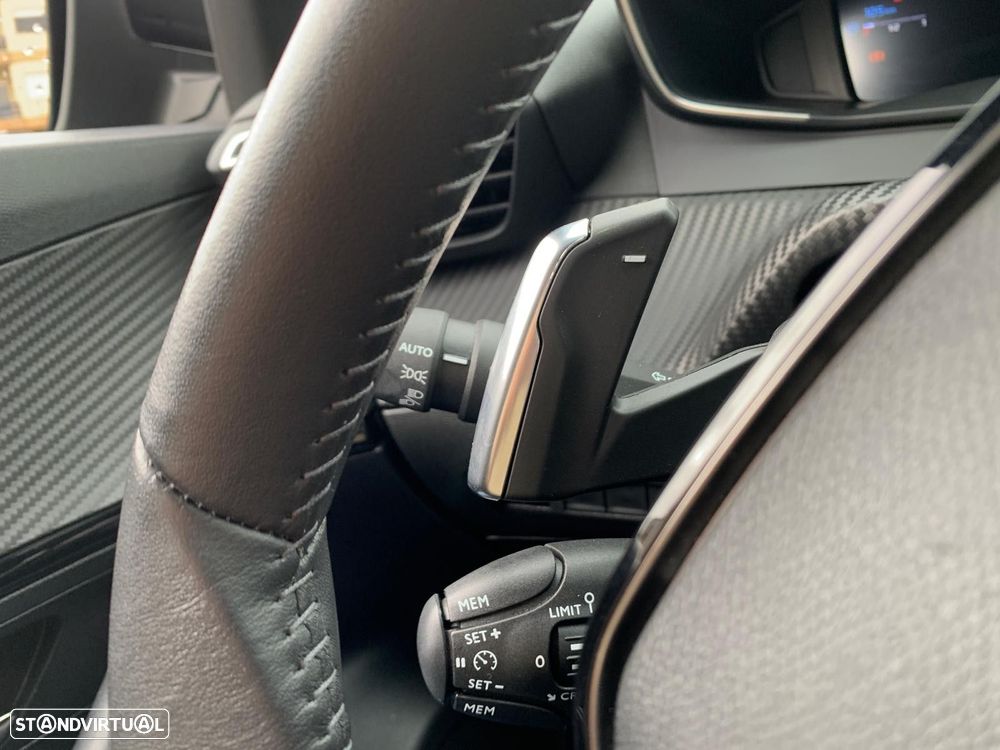 Peugeot 2008 1.5 BlueHDi Allure EAT8 - 21