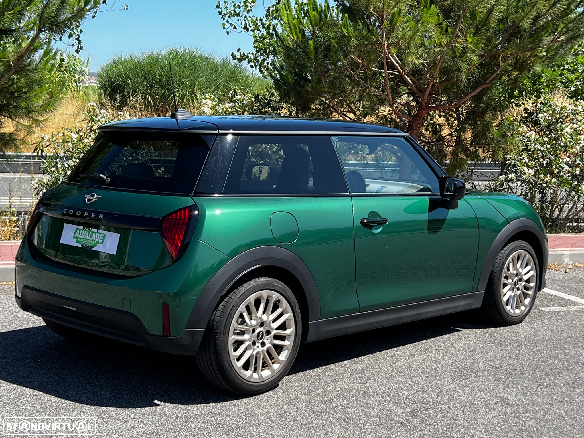 MINI 3 Portas Cooper C Favoured M - 7