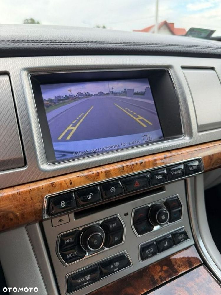 Jaguar XF 2.0 T Premium Luxury - 18