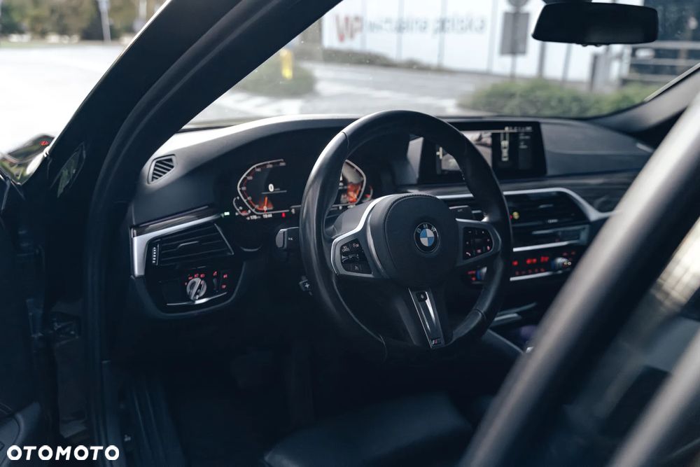 BMW Seria 5 530i xDrive M Sport sport - 15