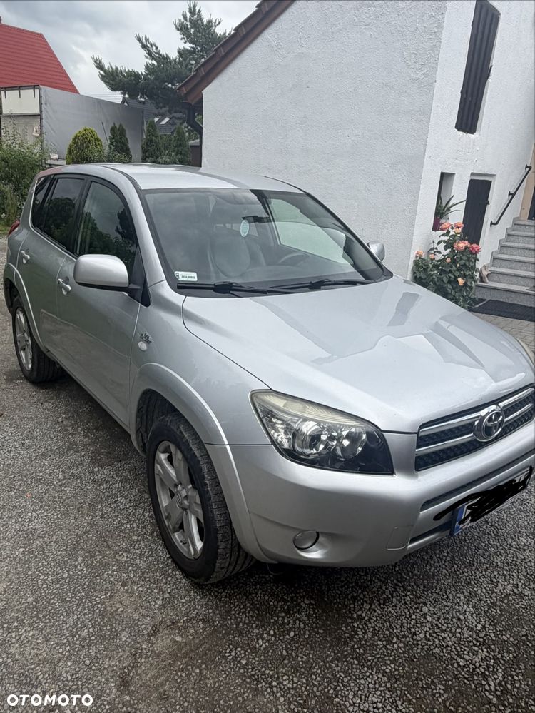 Toyota RAV4 - 1