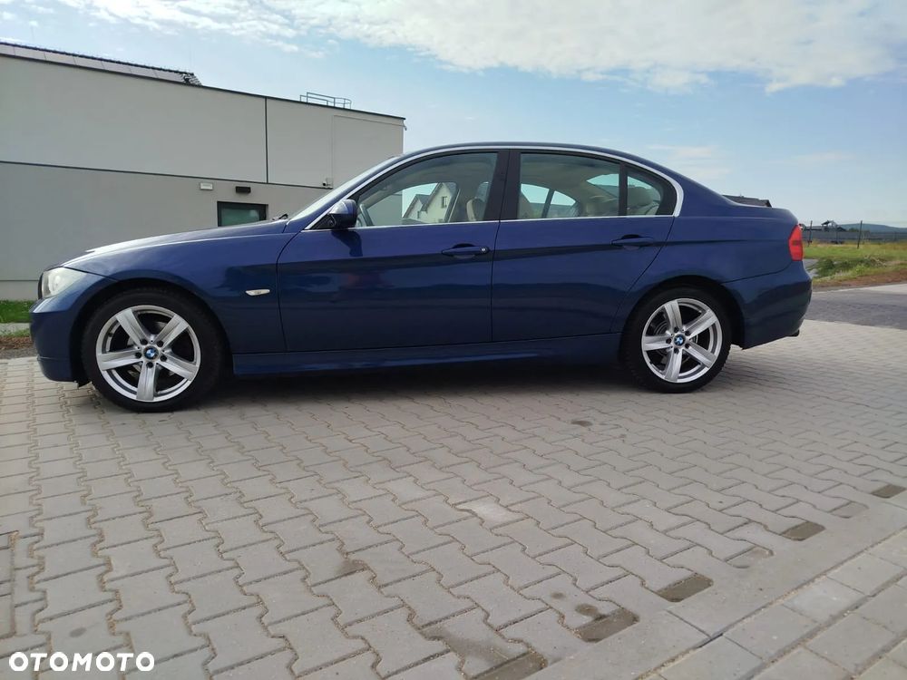 BMW Seria 3 325i - 4
