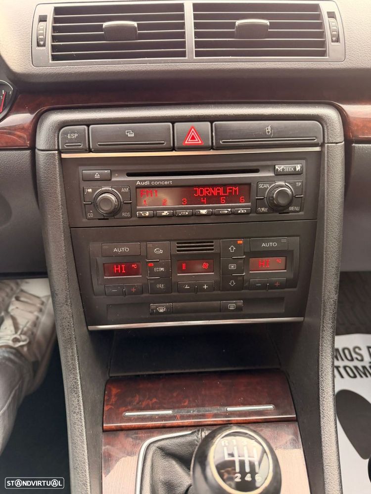 Audi A4 Avant 2.5 TDI quattro - 31