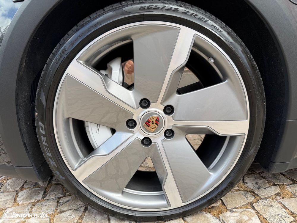 Porsche Taycan Cross Turismo Turbo - 14