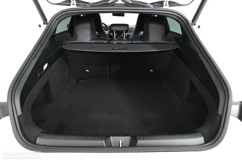 Mercedes-Benz CLA 180 - 9
