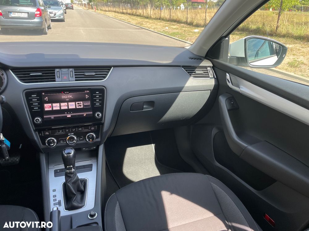 Skoda Octavia 1.6 TDI DSG Style - 13