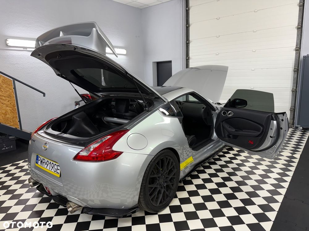 Nissan 370 Z - 33