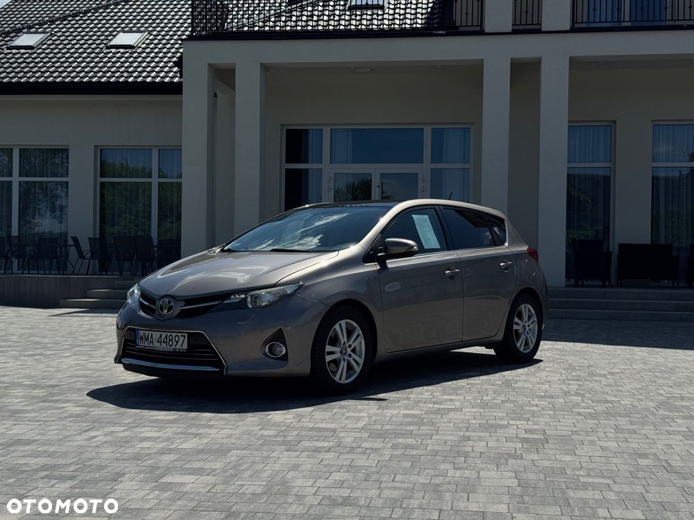 Toyota Auris 2.0 D-4D Prestige - 2